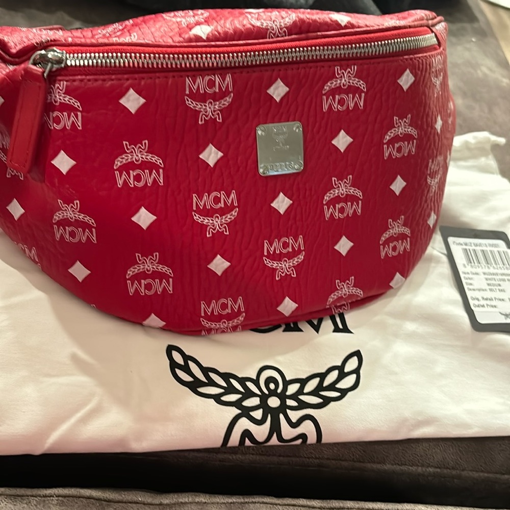 Mcm almost brand new fanny pack. Very pretty! Make offer